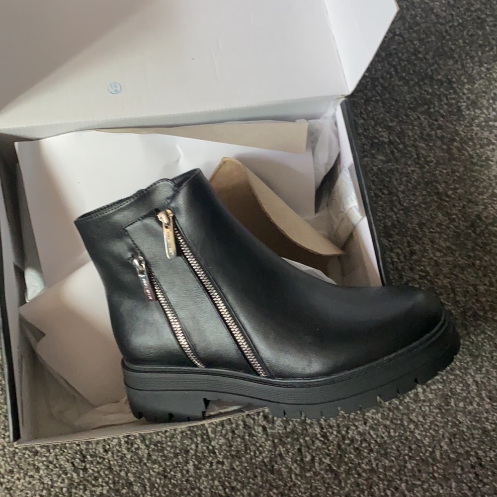 Black Nine West boots